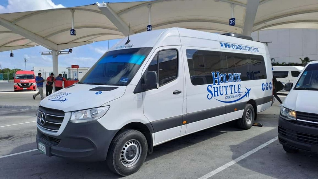 Ferry de Holbox al Aeropuerto de Cancún traslado compartido