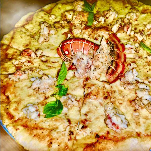La tradicional pizza de langostas en holbox